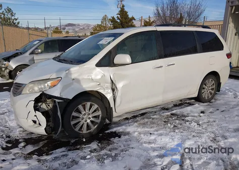 2015 Toyota Sienna Xle 7 Passenger z USA, uszkodzony, nr VIN 5TDDK3DC6FS111580